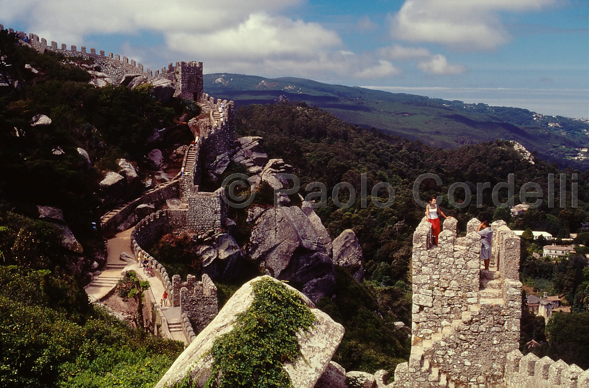Moorish Castle, Sintra, Portugal
(cod:Portugal 32)